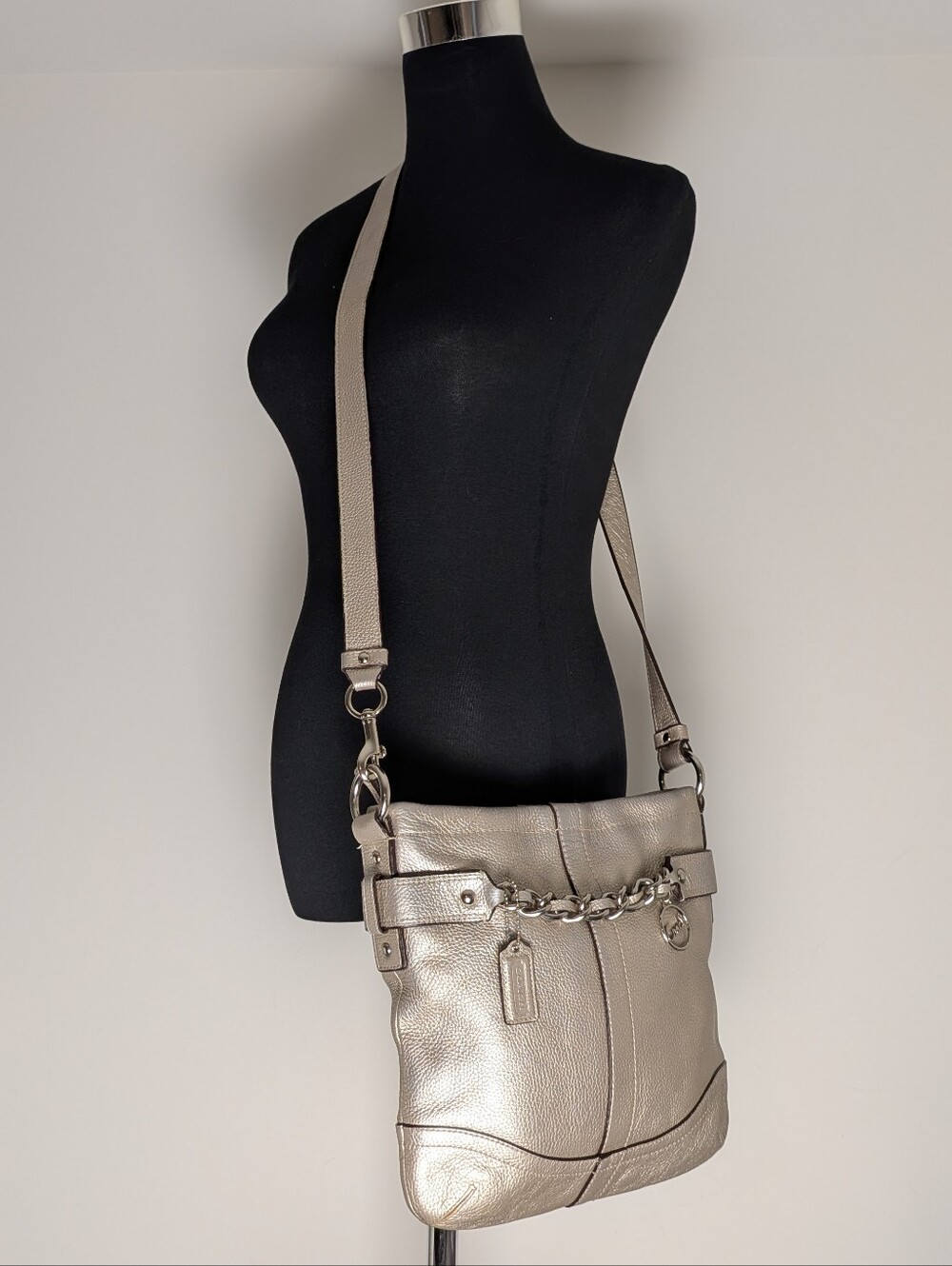 COACH Silver Pebbled Leather Chain Crossbody Purse Handbag